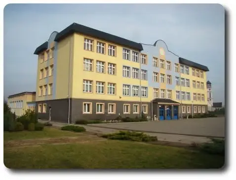 Szkoła Podstawowa nr 2 w Kostrzynie nad Odrą zatrudni pracownika do obsługi sprzątającej