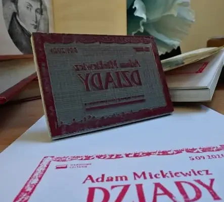 Narodowe Czytanie 2026 w Santoku: „Dziady” Mickiewicza z pamiątkową pieczęcią