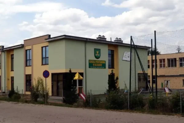 Pierwsza lekcja WF na świeżym powietrzu w Kłodawie – sportowy start roku szkolnego