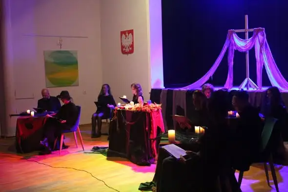Narodowe Czytanie w Santoku: „Dziady” Mickiewicza poruszyły mieszkańców