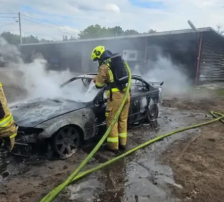 Pożar samochodu w Brzeźnie – interwencja OSP Lubiszyn i OSP Staw