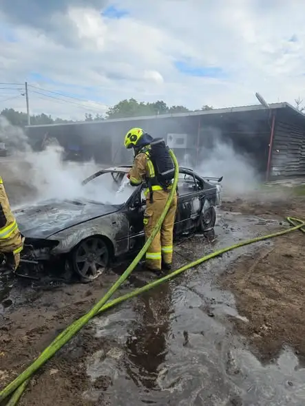 Pożar samochodu w Brzeźnie – interwencja OSP Lubiszyn i OSP Staw