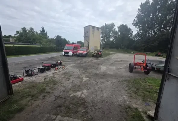 Sobotnia służba w OSP Bogdaniec: młodzież sprawdzała torby medyczne i AED