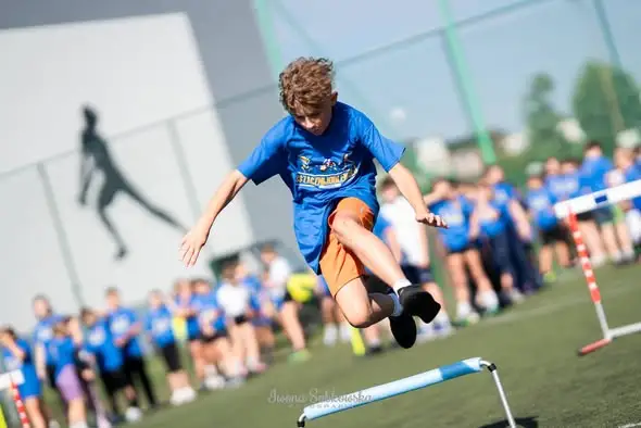 Kostrzyn nad Odrą: blisko 120 uczniów na lekkoatletycznym evencie „Zacznij od lekkiej”