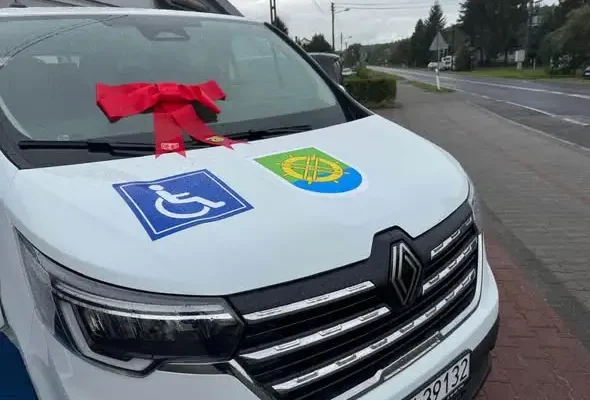 Nowy bus dla uczestników Środowiskowego Domu Samopomocy w Krzyszczynce
