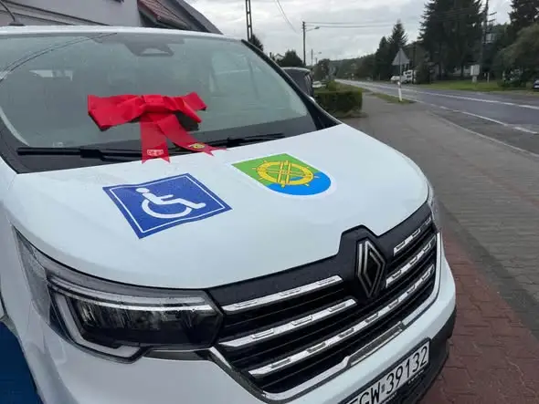 Nowy bus dla uczestników Środowiskowego Domu Samopomocy w Krzyszczynce