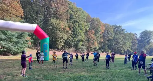 Jesienny marsz z kijkami „Tropem spadającego liścia” – wspólne święto Nordic Walking