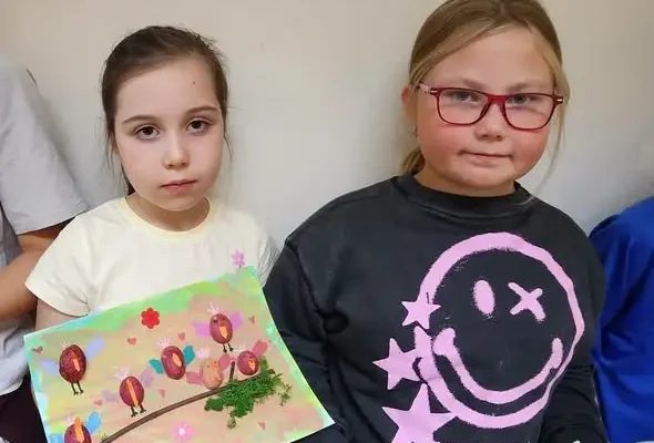 Dwa dni plastycznych warsztatów w GOK Kłodawa – dzieci tworzyły z natury