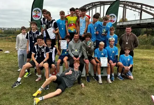 Brązowy medal ZSTiO Gorzów w finale wojewódzkim sztafetowych biegów przełajowych