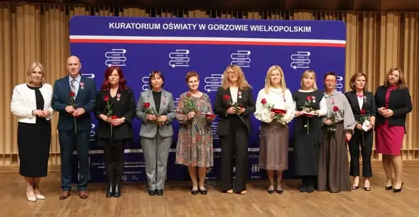 Nauczyciele z Zespołu Szkół w Deszcznie nagrodzeni podczas wojewódzkich obchodów Dnia Edukacji Narodowej