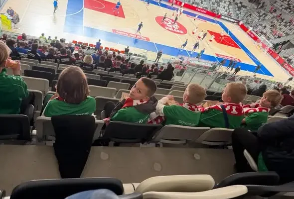 Młodzi adepci GKP Kłodawa dopingowali reprezentację Polski w futsalu