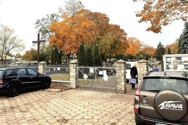 Specjalna linia autobusowa na cmentarz w Kostrzynie nad Odrą z okazji Wszystkich Świętych