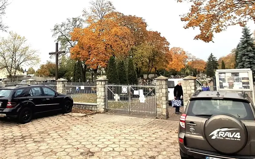 Specjalna linia autobusowa na cmentarz w Kostrzynie nad Odrą z okazji Wszystkich Świętych